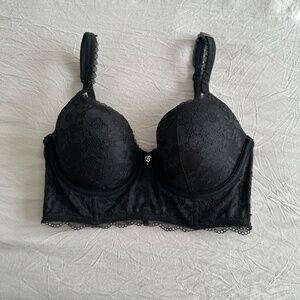 Black Victoria's Secret bra